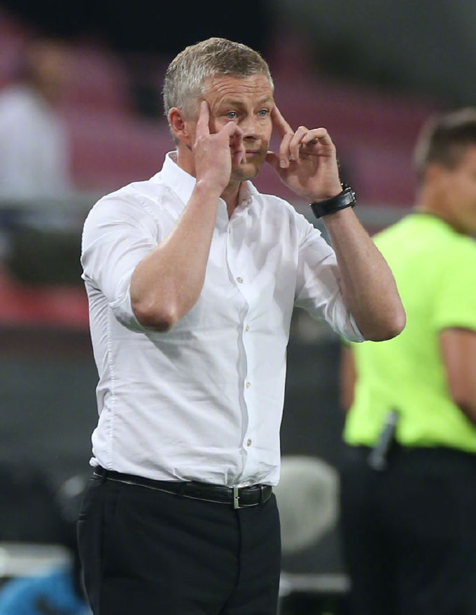 赛后体能课后，密尔沃基雄鹿战术微调备战欧联，管理层满意，临场指挥获称赞的简单介绍